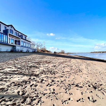 Gaestehaus Weserblick Am Weser-Sandstrand Berne 外观 照片