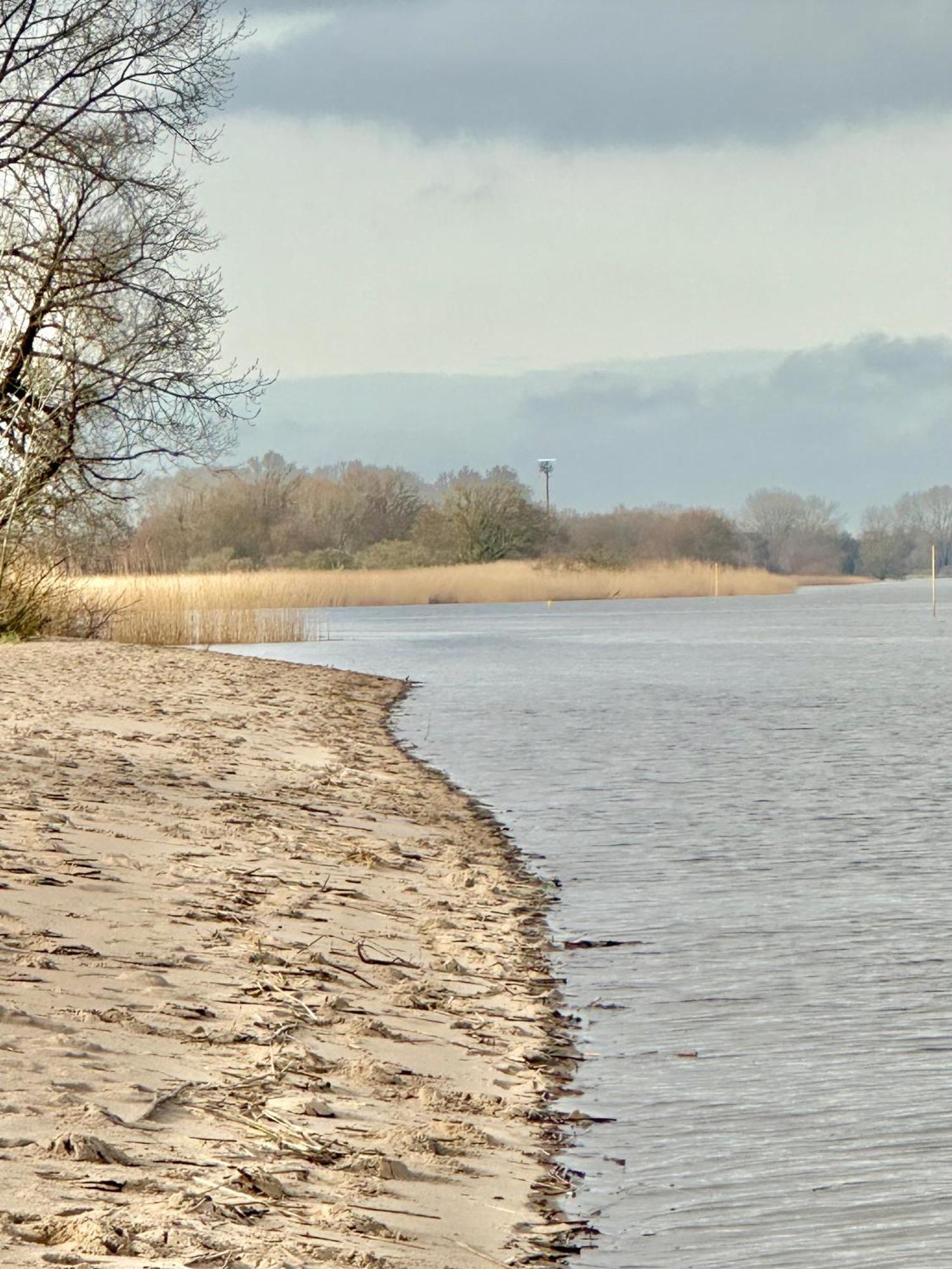 Gaestehaus Weserblick Am Weser-Sandstrand Berne 外观 照片
