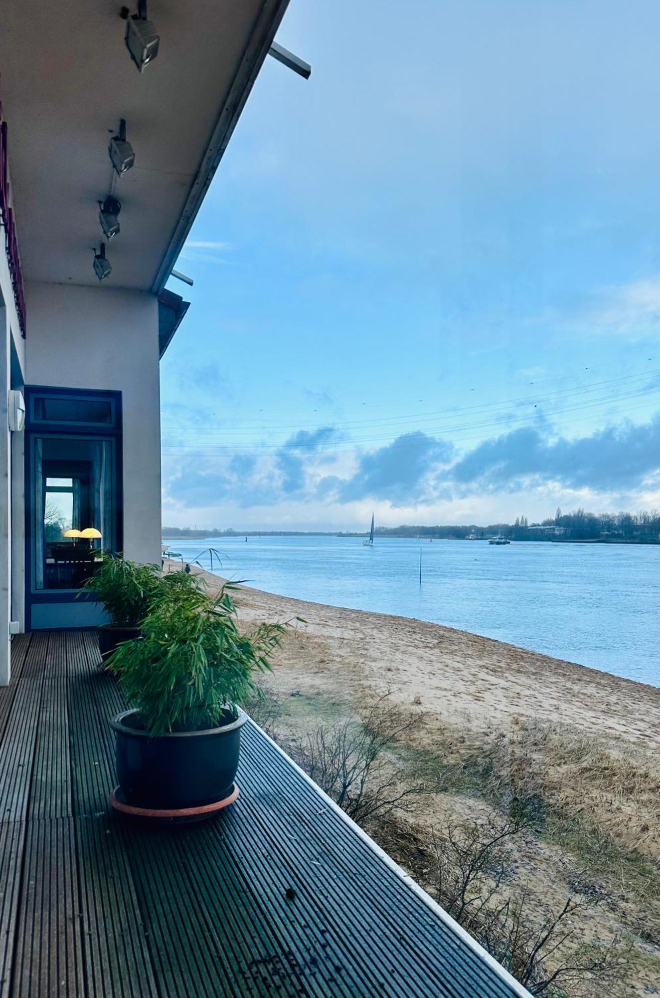 Gaestehaus Weserblick Am Weser-Sandstrand Berne 外观 照片