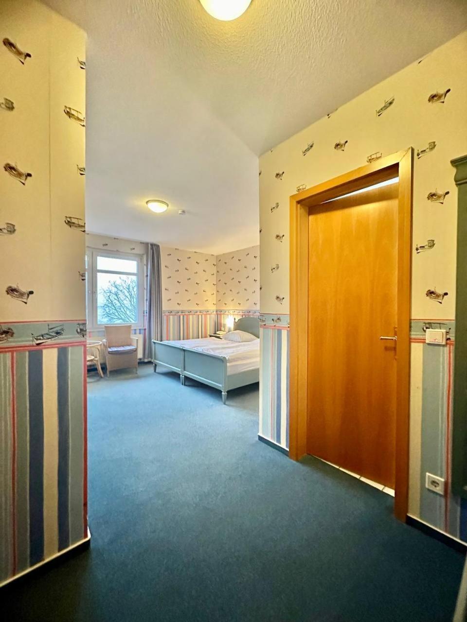 Gaestehaus Weserblick Am Weser-Sandstrand Berne 外观 照片