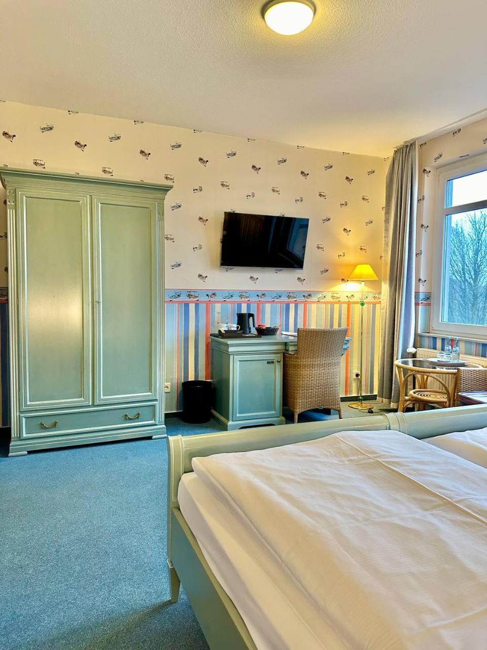 Gaestehaus Weserblick Am Weser-Sandstrand Berne 外观 照片