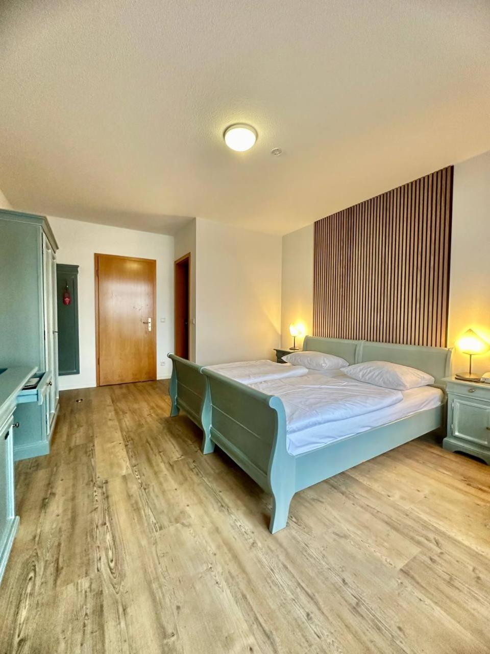 Gaestehaus Weserblick Am Weser-Sandstrand Berne 外观 照片