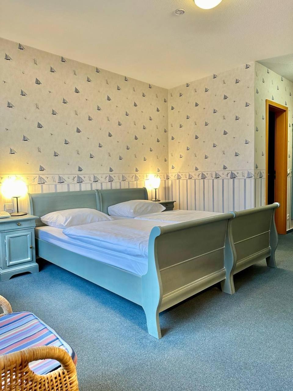 Gaestehaus Weserblick Am Weser-Sandstrand Berne 外观 照片