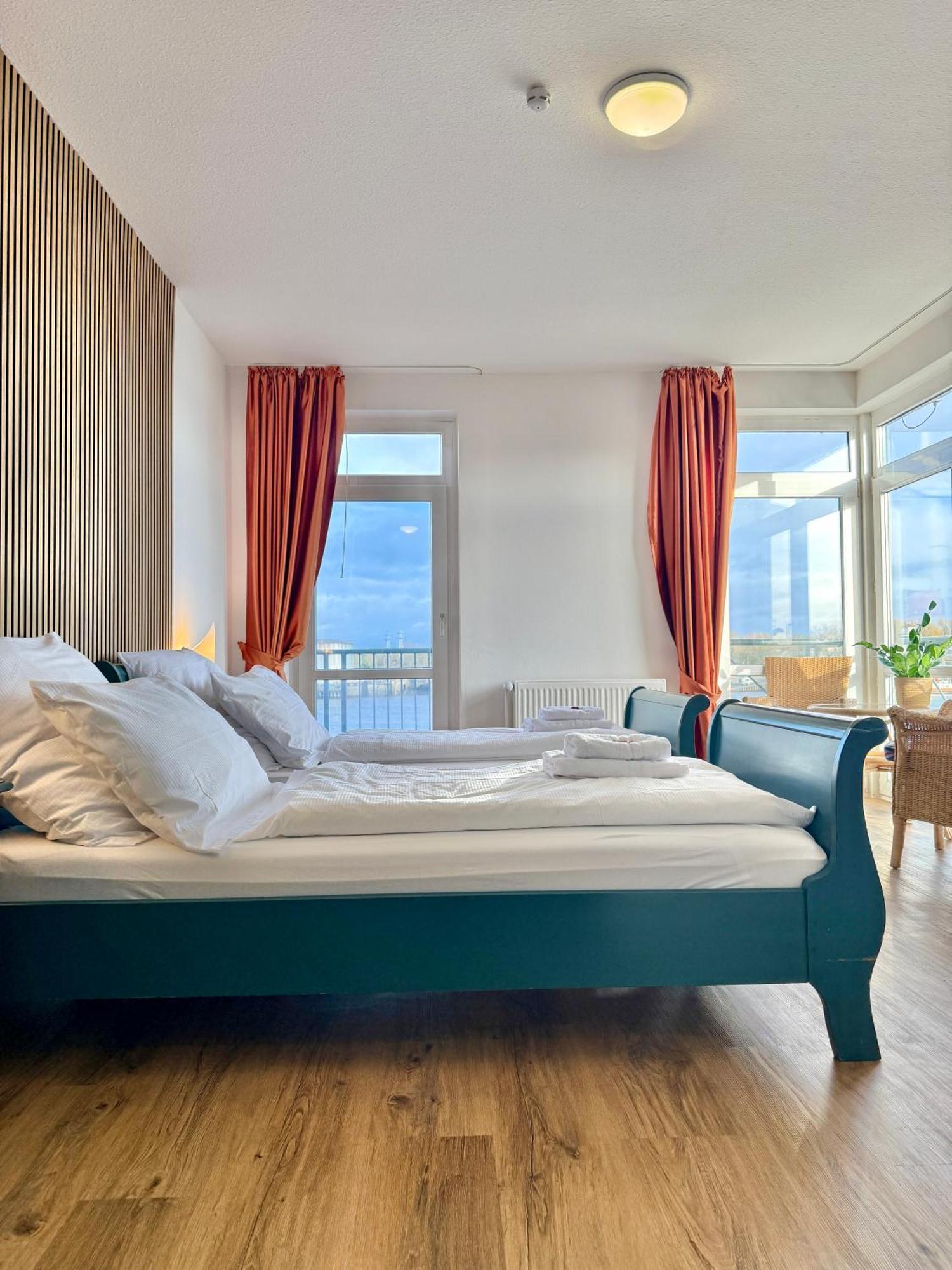 Gaestehaus Weserblick Am Weser-Sandstrand Berne 外观 照片