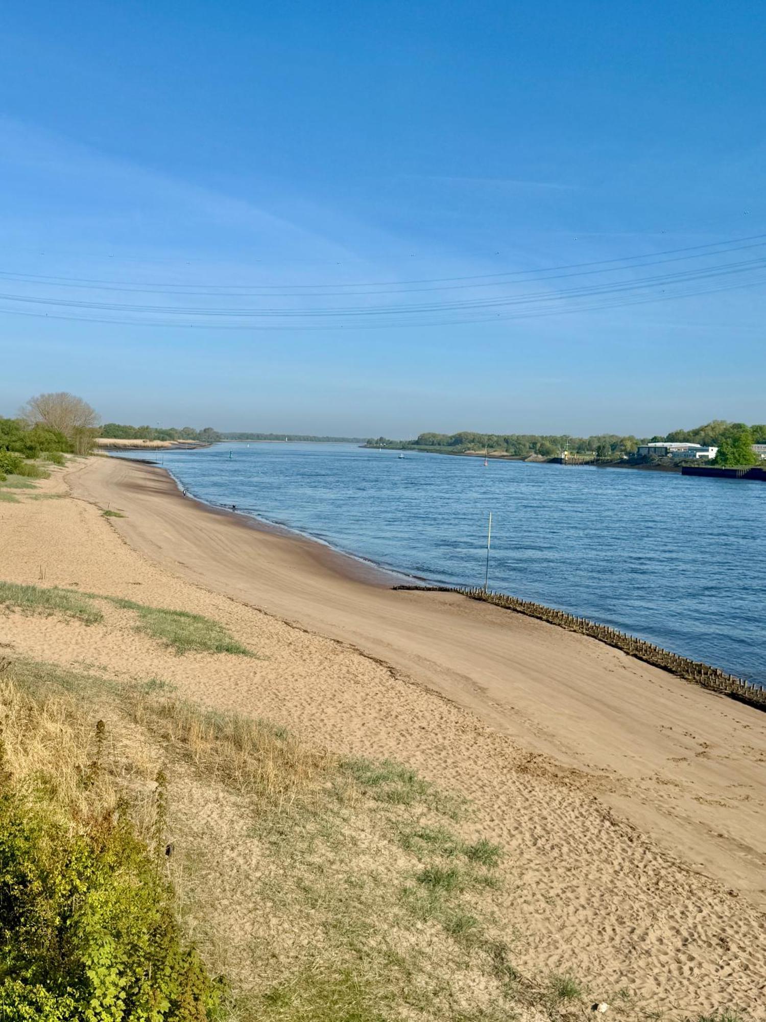 Gaestehaus Weserblick Am Weser-Sandstrand Berne 外观 照片
