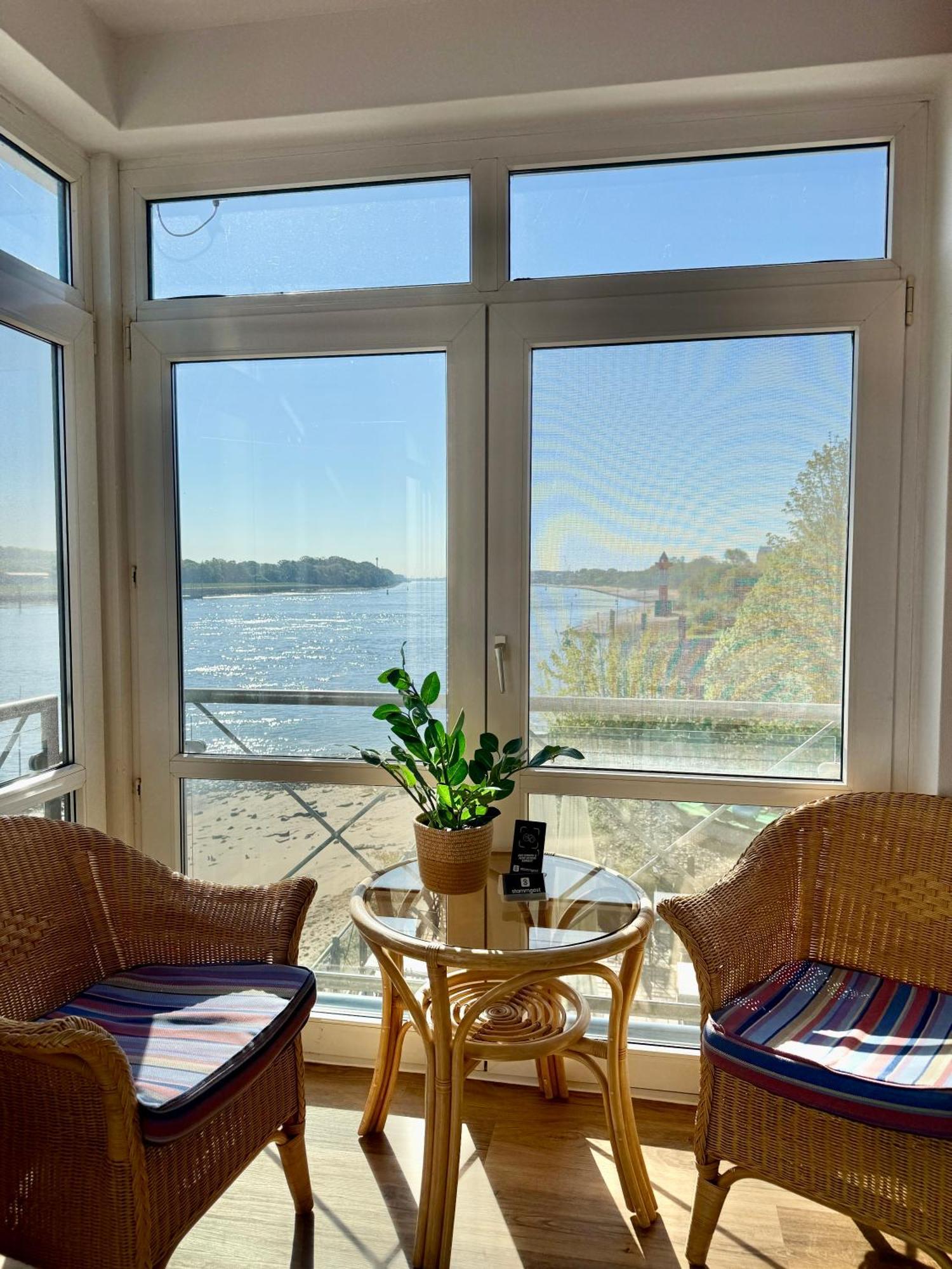 Gaestehaus Weserblick Am Weser-Sandstrand Berne 外观 照片